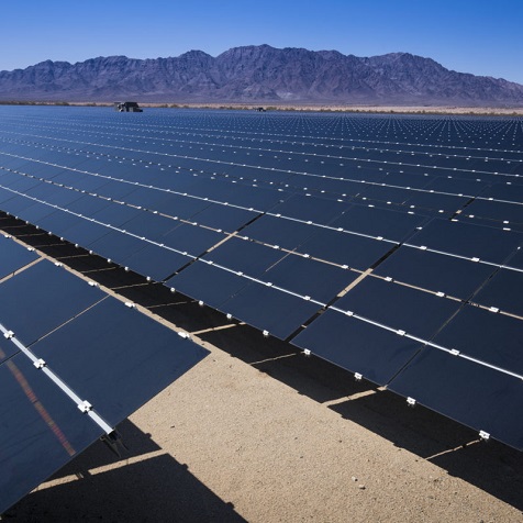 Калифорнии потребуется 10 ГВт солнечной энергии в течение пяти лет, а к 2045 году будет добавлено 57,5 ​​ГВт новой солнечной энергии.
        