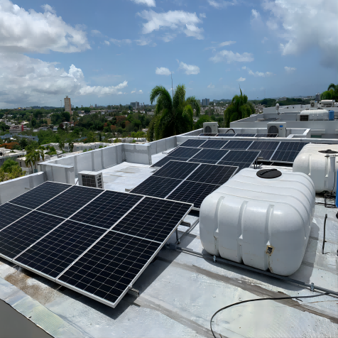 Двусторонняя солнечная панель Bluesun мощностью 460 Вт установлена ​​в Пуэрто-Рико